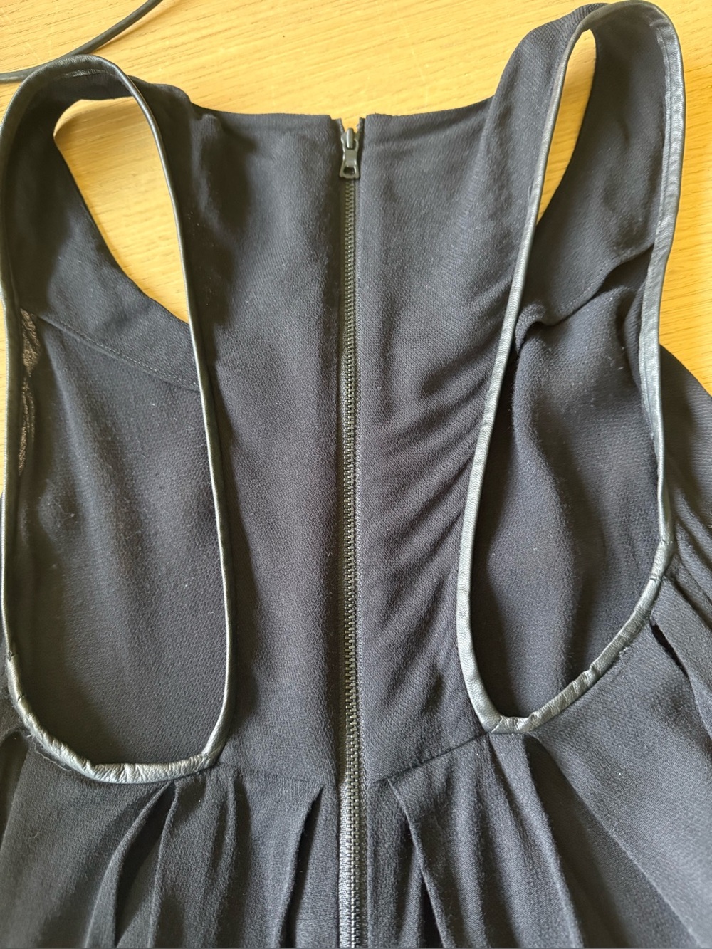 ALICE + OLIVIA Racer Back Top Size Small - Picture 6 of 10